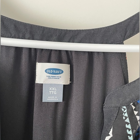 Old Navy Maxi Dress - Picture 4 of 7